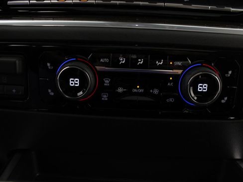 New 2026 Chevrolet Silverado 1500 LT Trail Boss w/ LT Trail Boss Premium Package AWD/4WD image 7