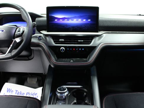 Used 2025 Ford Explorer ST image 19