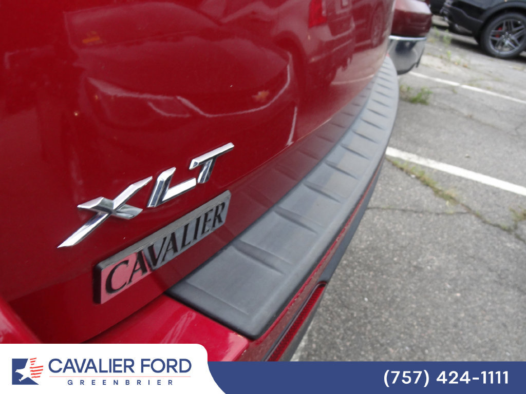Used 2022 Ford Explorer XLT w/ Equipment Group 202A AWD/4WD image 6
