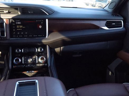 Certified 2024 GMC Yukon Denali Ultimate image 11