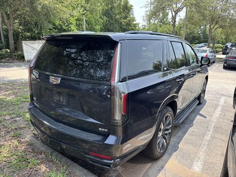 Used 2023 Cadillac Escalade Sport Platinum AWD/4WD image 3