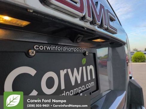 Used 2019 GMC Yukon Denali AWD/4WD image 32