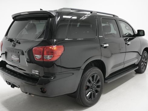 Used 2013 Toyota Sequoia Platinum image 3