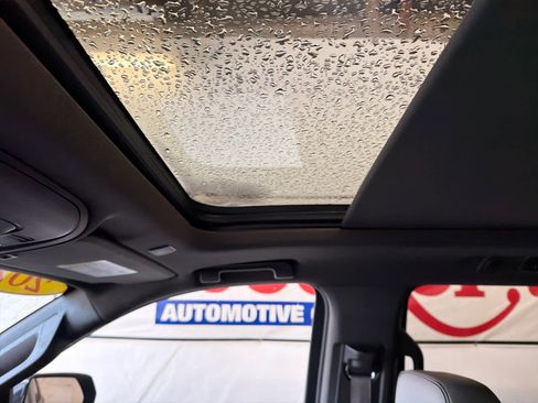 Used 2023 GMC Yukon XL SLT w/ SLT Premium Package image 59