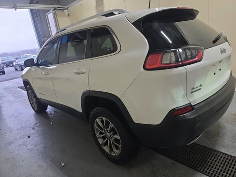 Used 2019 Jeep Cherokee Latitude Plus w/ Comfort/Convenience Group AWD/4WD image 3