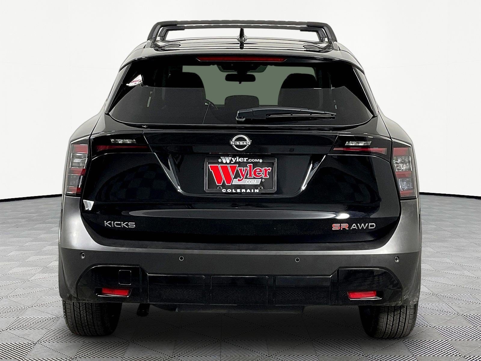 Used 2026 Nissan Kicks SR w/ Cold Weather Package AWD/4WD image 5