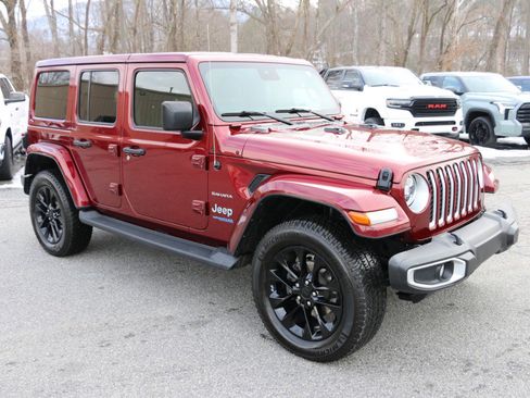 Used 2021 Jeep Wrangler Unlimited Sahara w/ Safety Group image 9