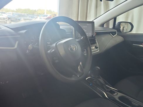 Used 2020 Toyota Corolla LE image 13