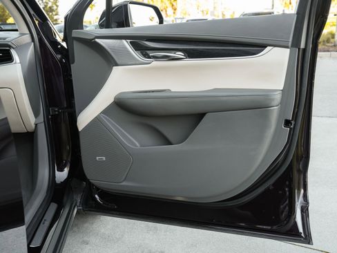 Used 2020 Cadillac XT6 Premium Luxury image 38