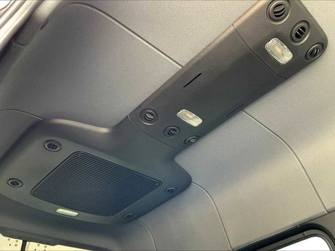 Used 2025 Mercedes-Benz Sprinter 2500 image 11