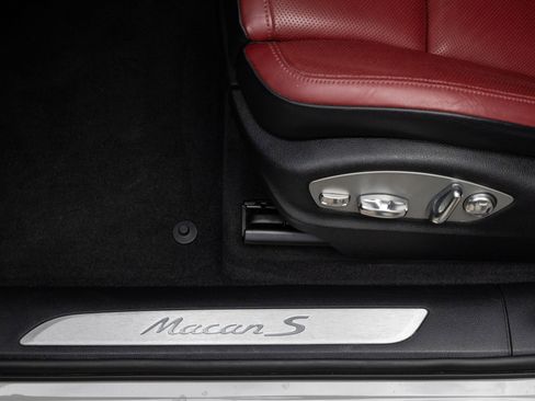 Certified 2023 Porsche Macan S AWD/4WD image 20