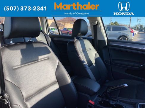 Used 2018 Volkswagen Golf Alltrack S image 21