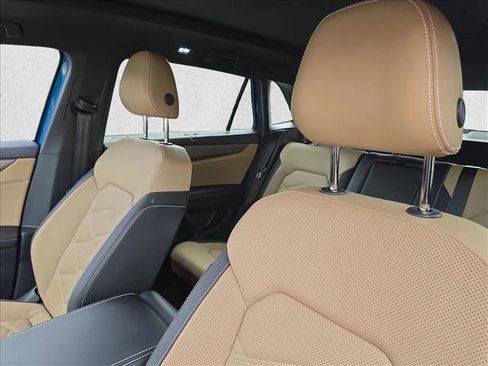 Used 2024 Volkswagen Atlas Cross Sport SE w/ Panoramic Sunroof Package image 15