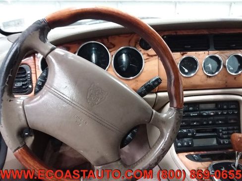 Used 2006 Jaguar XK8 Convertible image 11