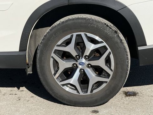 Used 2019 Subaru Forester Premium image 11