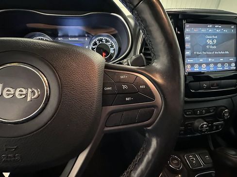 Used 2020 Jeep Cherokee Limited AWD/4WD image 37