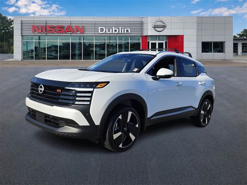 New 2025 Nissan Kicks SR image 1