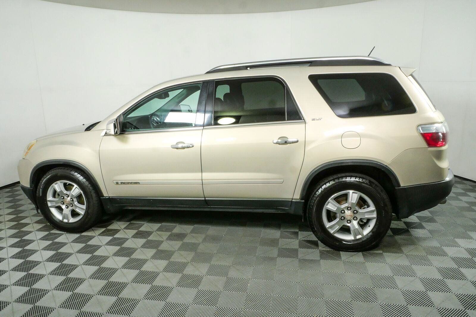 Used 2008 GMC Acadia SLT w/ Convenience Package FWD image 28