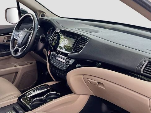 Used 2022 Honda Pilot Touring image 32