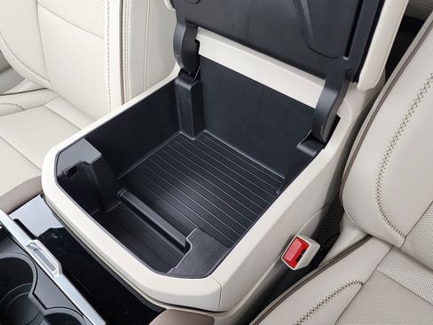 New 2026 GMC Yukon Denali w/ Denali Reserve Package AWD/4WD image 38