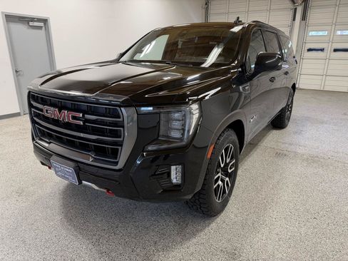 Used 2021 GMC Yukon XL AT4 w/ AT4 Premium Plus Package AWD/4WD image 2