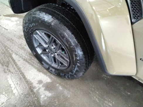 New 2026 Jeep Gladiator Sport AWD/4WD image 19