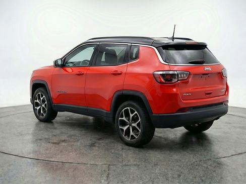 Used 2025 Jeep Compass Limited AWD/4WD image 6