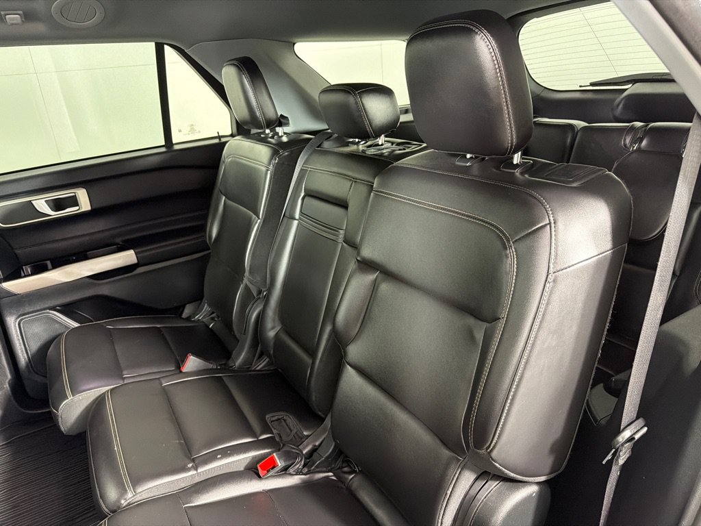Used 2023 Ford Explorer XLT w/ Equipment Group 202A AWD/4WD image 16