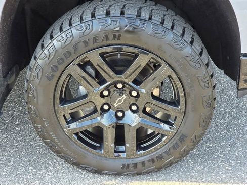 Used 2024 Chevrolet Silverado 1500 Custom Trail Boss AWD/4WD image 9
