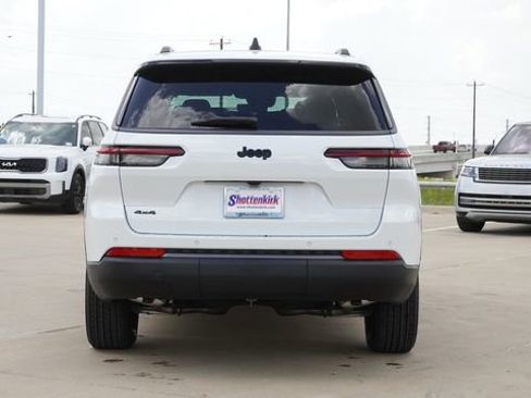 New 2026 Jeep Grand Cherokee L 4WD image 8