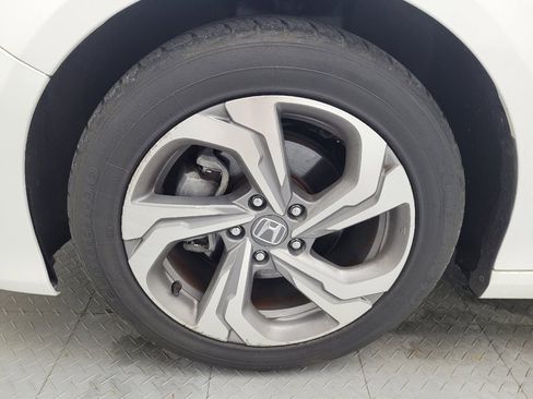 Used 2020 Honda Accord EX image 31