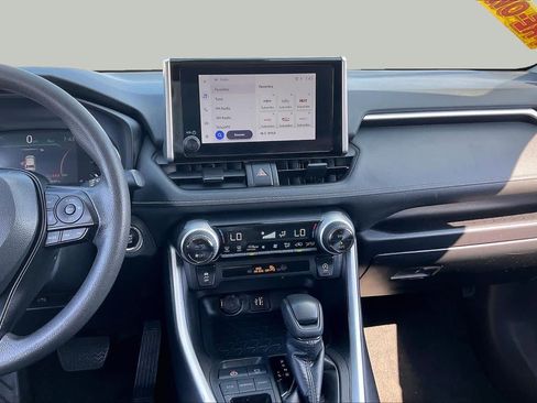 Used 2024 Toyota RAV4 XLE FWD image 7