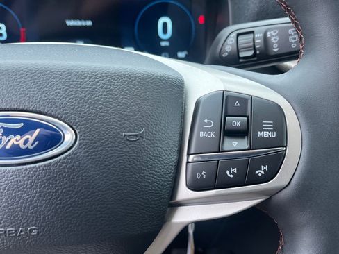 New 2026 Ford Explorer Active w/ Active Comfort Package image 13