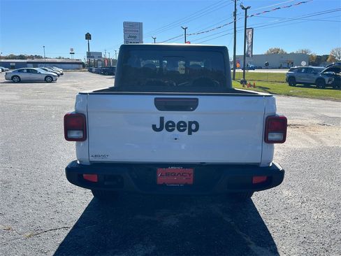 New 2025 Jeep Gladiator Sport image 4