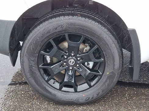 Used 2020 Nissan Frontier SV w/ Midnight Edition Floor Mats image 25