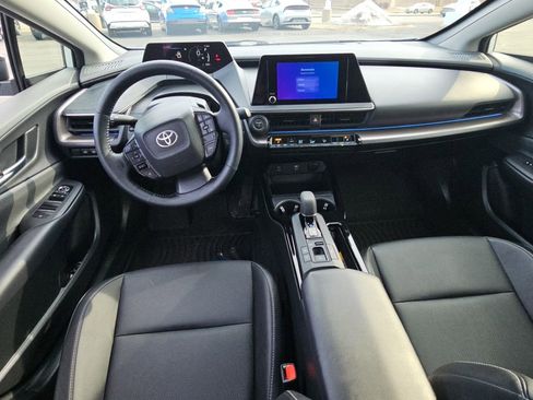 Used 2024 Toyota Prius XLE image 8