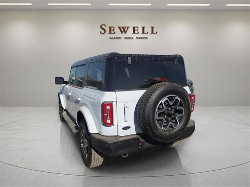 New 2025 Ford Bronco Outer Banks image 3