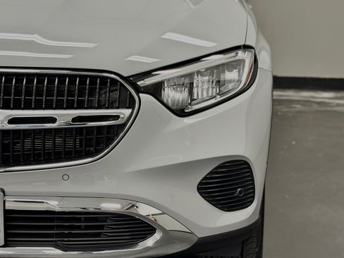 Used 2026 Mercedes-Benz GLC 300 image 8