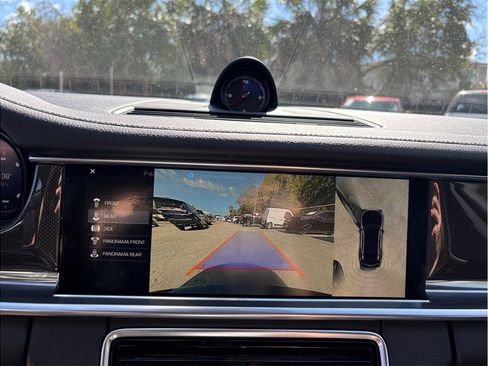 Used 2017 Porsche Panamera 4S image 31