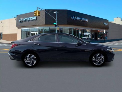 New 2026 Hyundai Elantra Limited FWD image 9