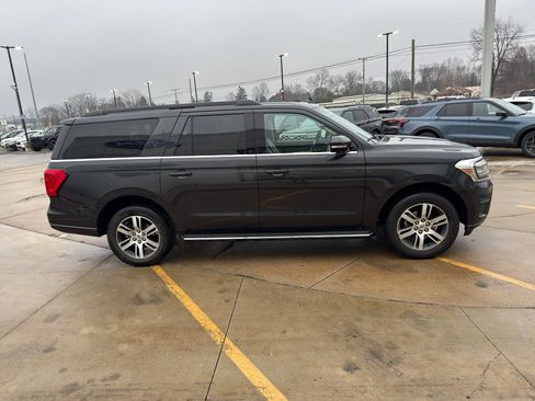 Used 2023 Ford Expedition Max XLT image 6