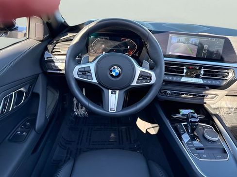 Used 2025 BMW Z4 sDrive30i w/ Premium Package image 13