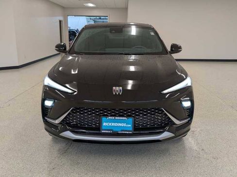 Used 2024 Buick Envista Avenir image 2