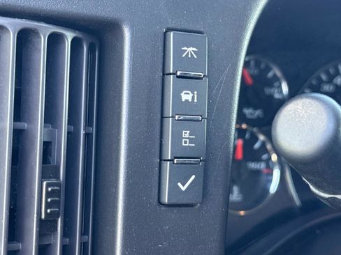 Used 2023 GMC Savana 2500 w/ Driver Convenience Package image 9