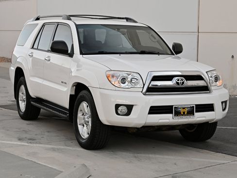 Used 2006 Toyota 4Runner SR5 AWD/4WD image 10