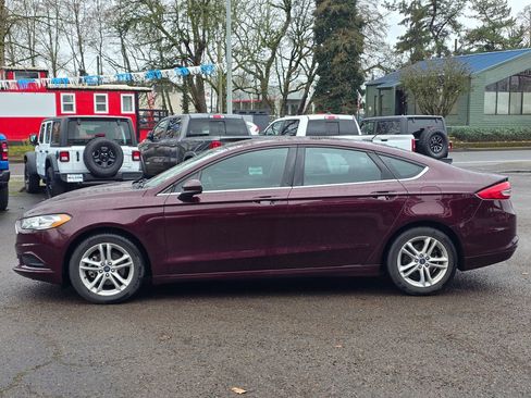 Used 2018 Ford Fusion SE w/ Fusion SE Technology Package image 28