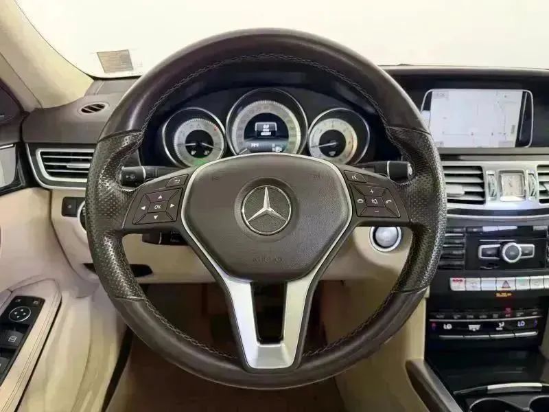 Used 2014 Mercedes-Benz E 250 BlueTEC 4MATIC Sedan image 37