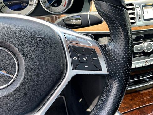 Used 2014 Mercedes-Benz E 350 4MATIC Sedan image 12
