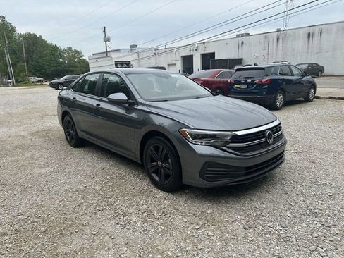 Used 2023 Volkswagen Jetta SE FWD image 12