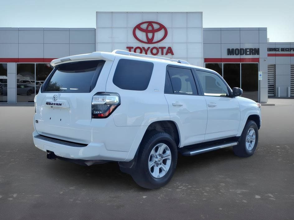 Used 2016 Toyota 4Runner SR5 AWD/4WD image 5